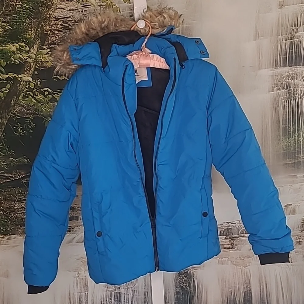 Brand new! Girls Medium winter fleece lined puffer coat faux fur sherpa coat
